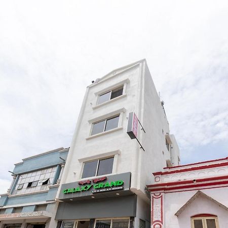Spot On 45103 Galaxy Grand Hotell Narasimharaja Puram Exteriör bild