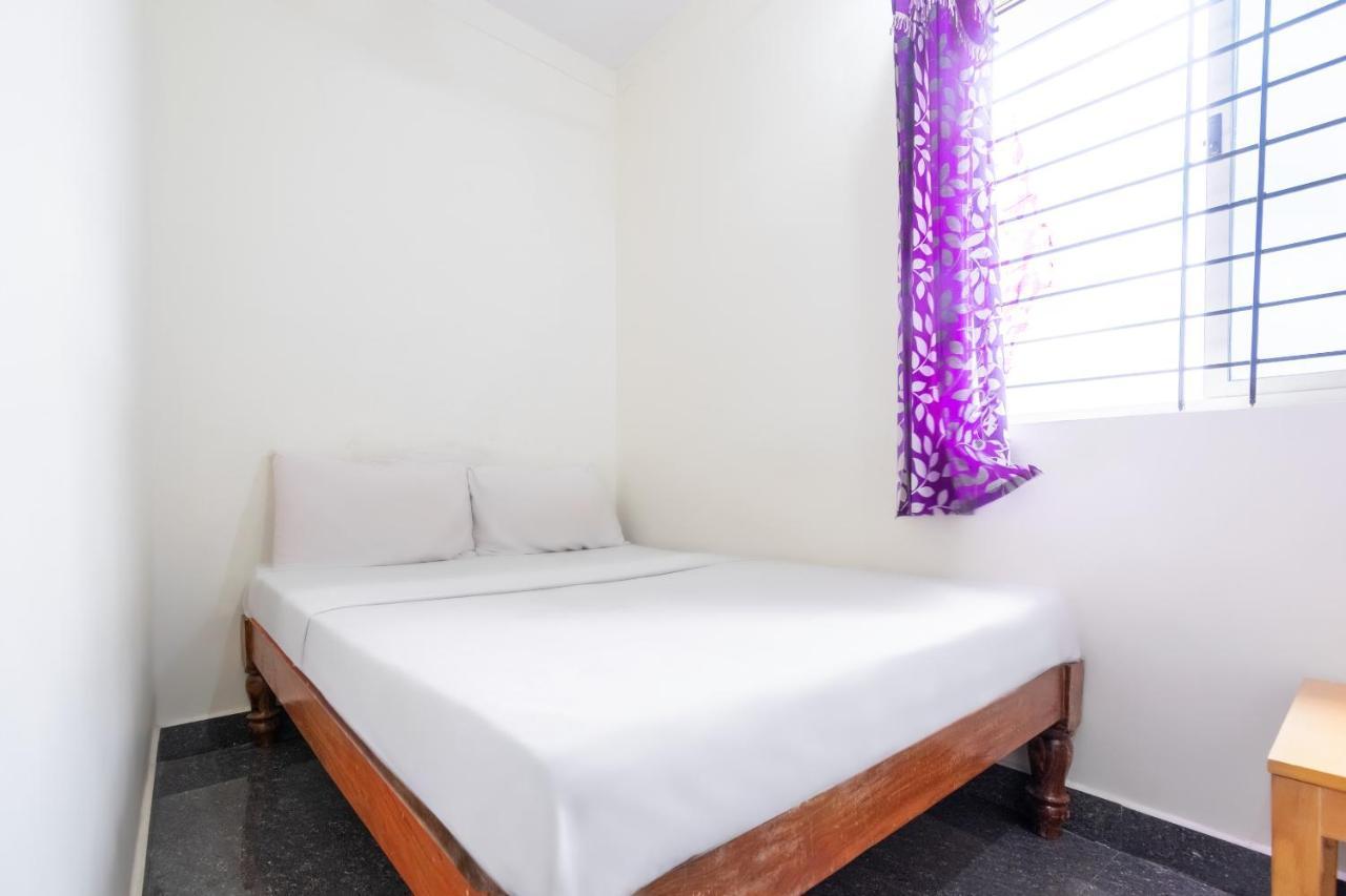 Spot On 45103 Galaxy Grand Hotell Narasimharaja Puram Exteriör bild