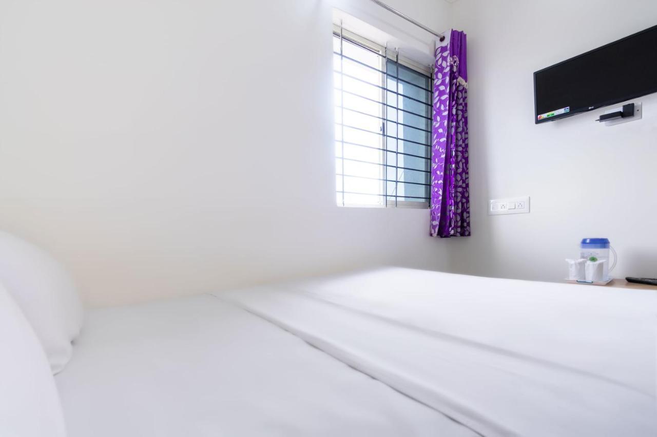 Spot On 45103 Galaxy Grand Hotell Narasimharaja Puram Exteriör bild