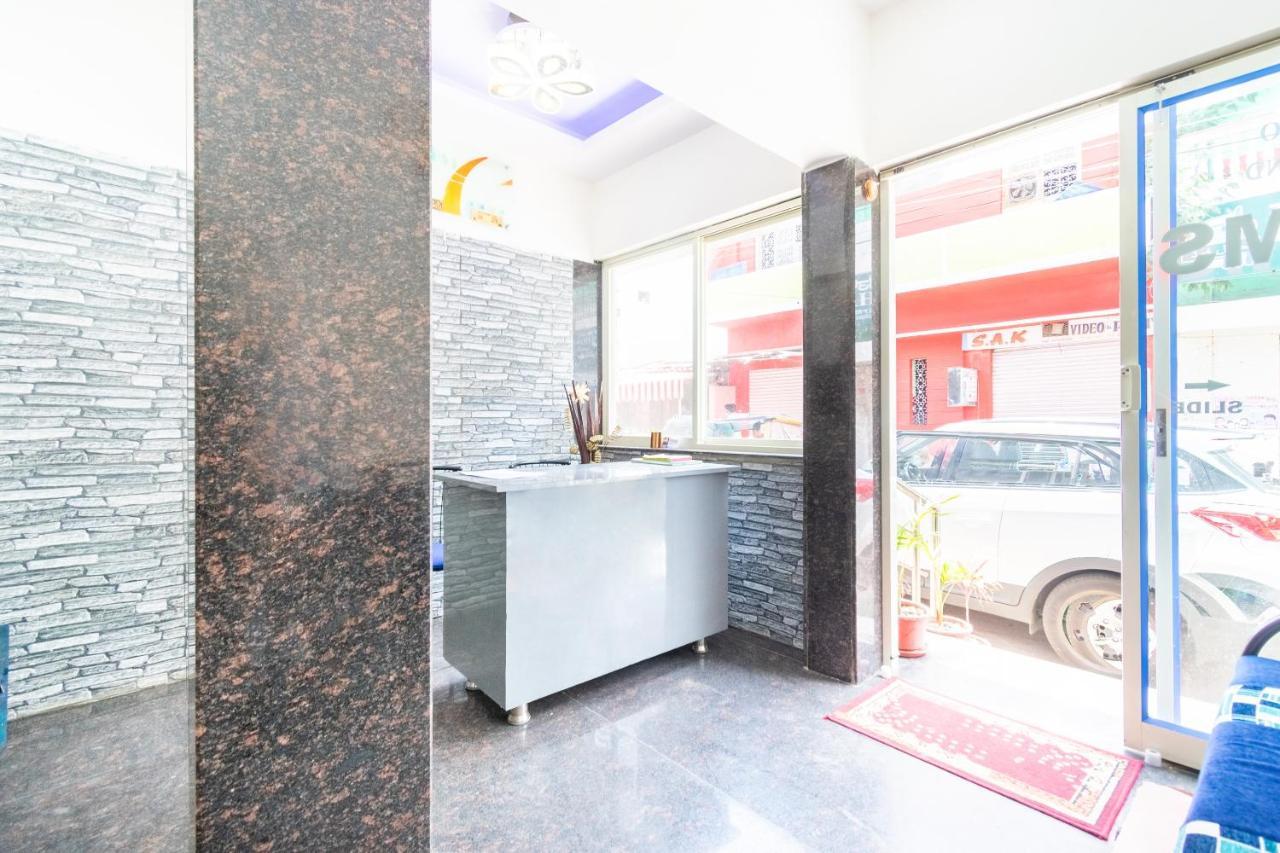 Spot On 45103 Galaxy Grand Hotell Narasimharaja Puram Exteriör bild