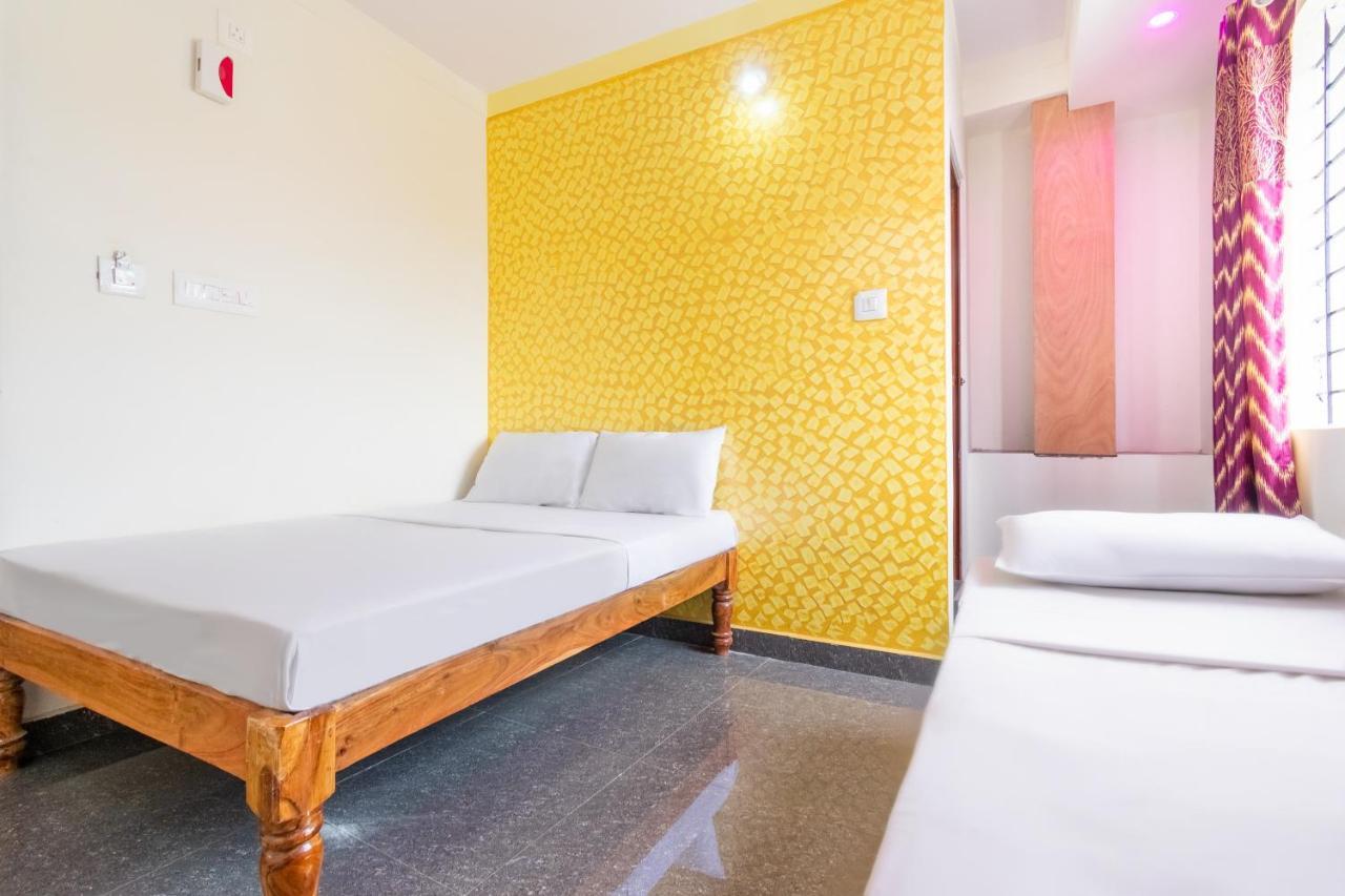 Spot On 45103 Galaxy Grand Hotell Narasimharaja Puram Exteriör bild